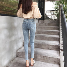 Load image into Gallery viewer, Light Blue Vintage Jeans
